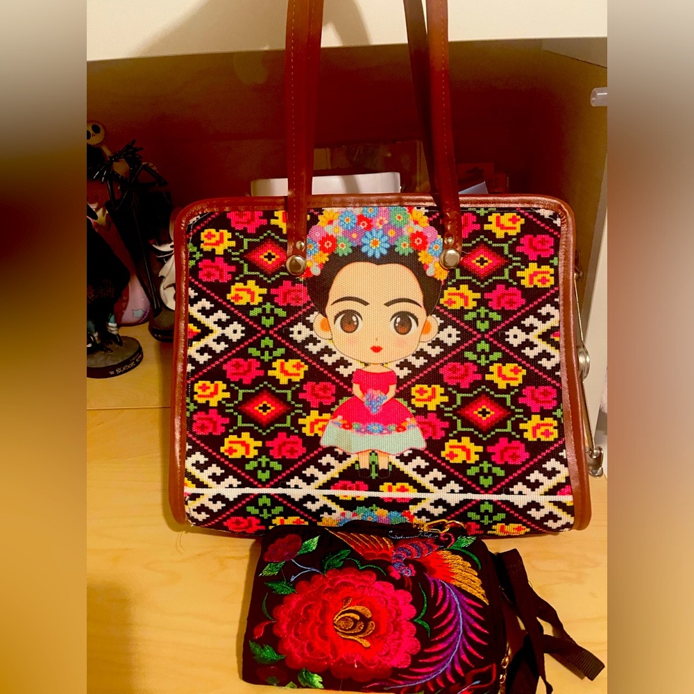 Frida Kahlo handbag with Mexican decor wallet